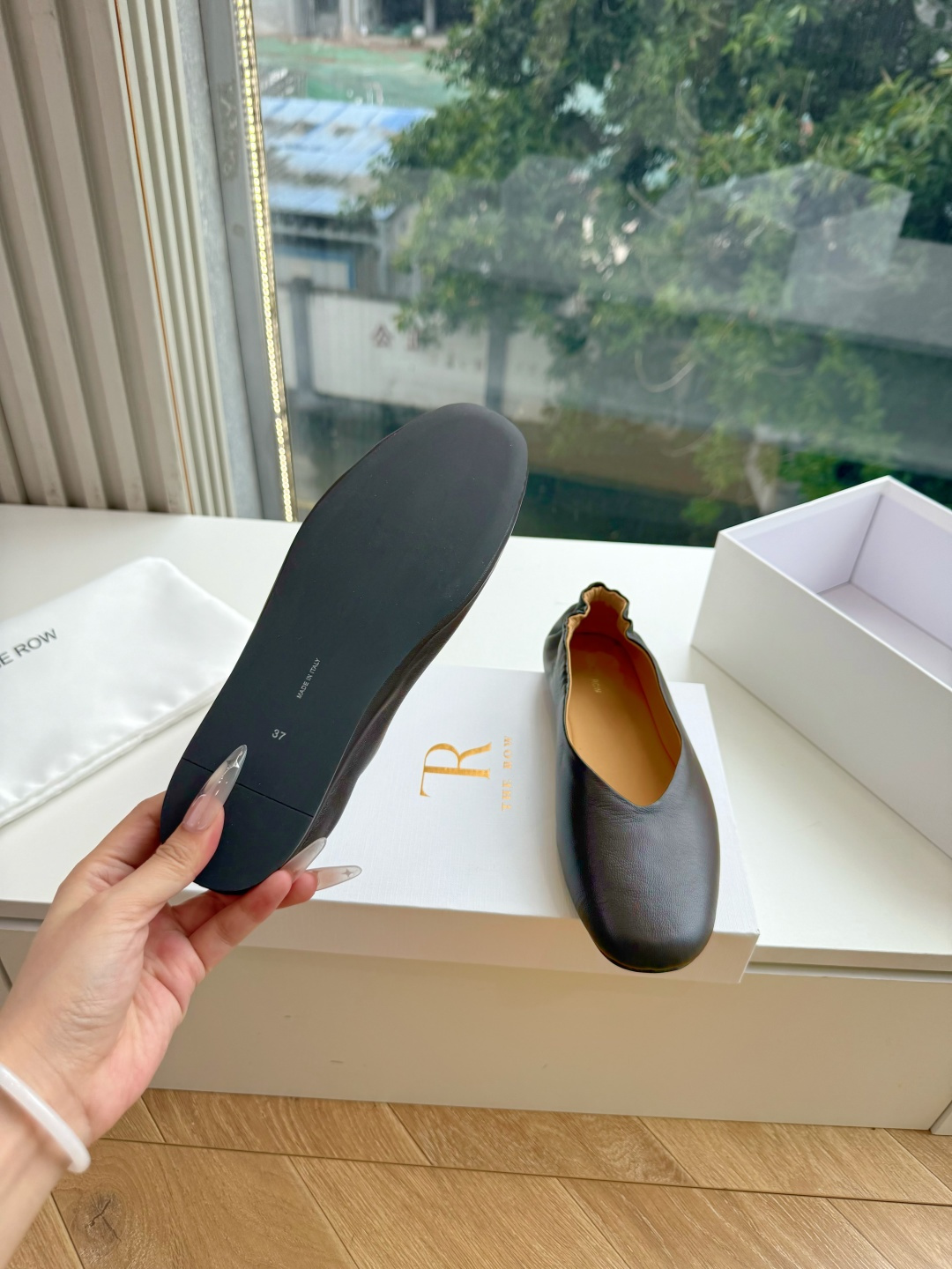 G679代购级别the roe单鞋一定要收了它 有一丢高级又简约的感觉其实除了好看以外它的舒适度真的是好穿到舍不得脱下来