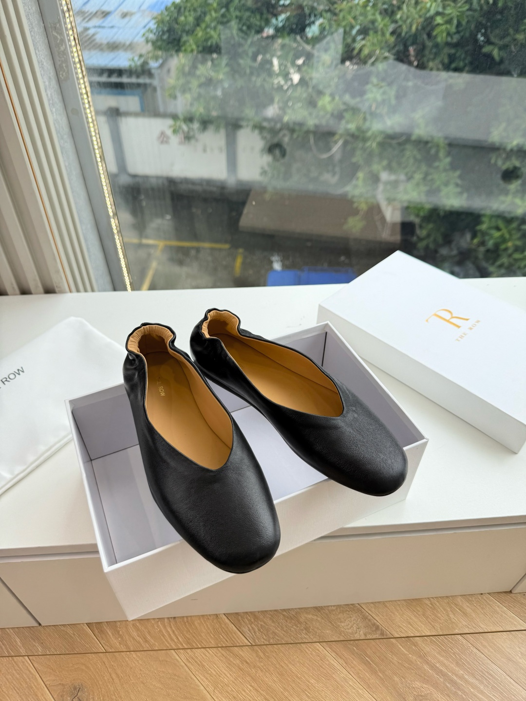 G679代购级别the roe单鞋一定要收了它 有一丢高级又简约的感觉其实除了好看以外它的舒适度真的是好穿到舍不得脱下来 G679代购级别the roe单鞋一定要收了它 有一丢高级又简约的感觉其实除了好看以外它的舒适度真的是好穿到舍不得脱下来