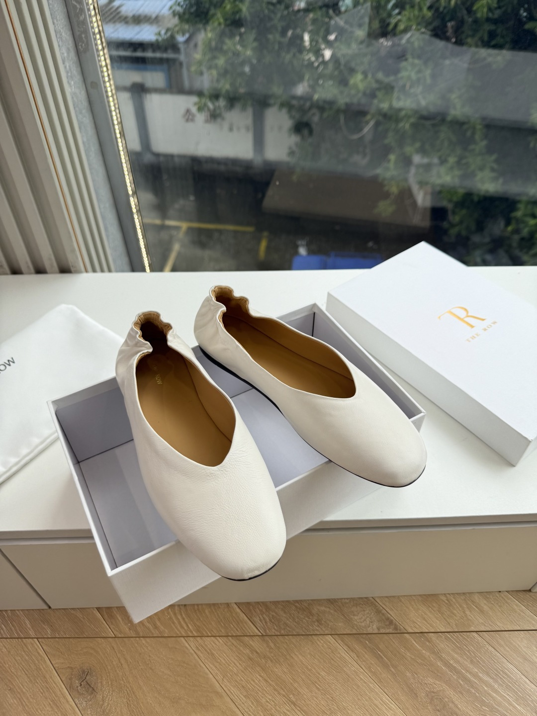 G679代购级别the roe单鞋一定要收了它 有一丢高级又简约的感觉其实除了好看以外它的舒适度真的是好穿到舍不得脱下来