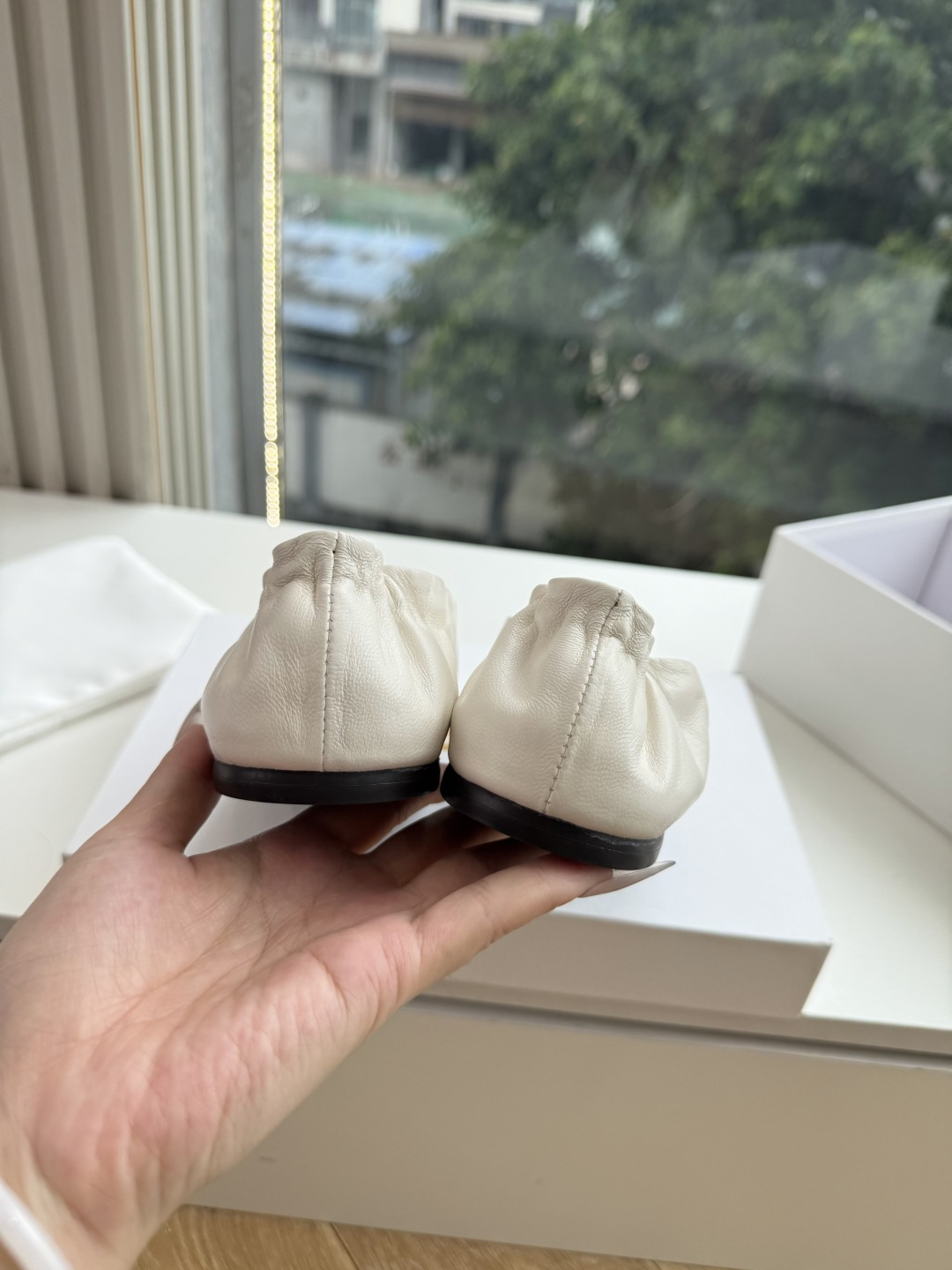 G679代购级别the roe单鞋一定要收了它 有一丢高级又简约的感觉其实除了好看以外它的舒适度真的是好穿到舍不得脱下来