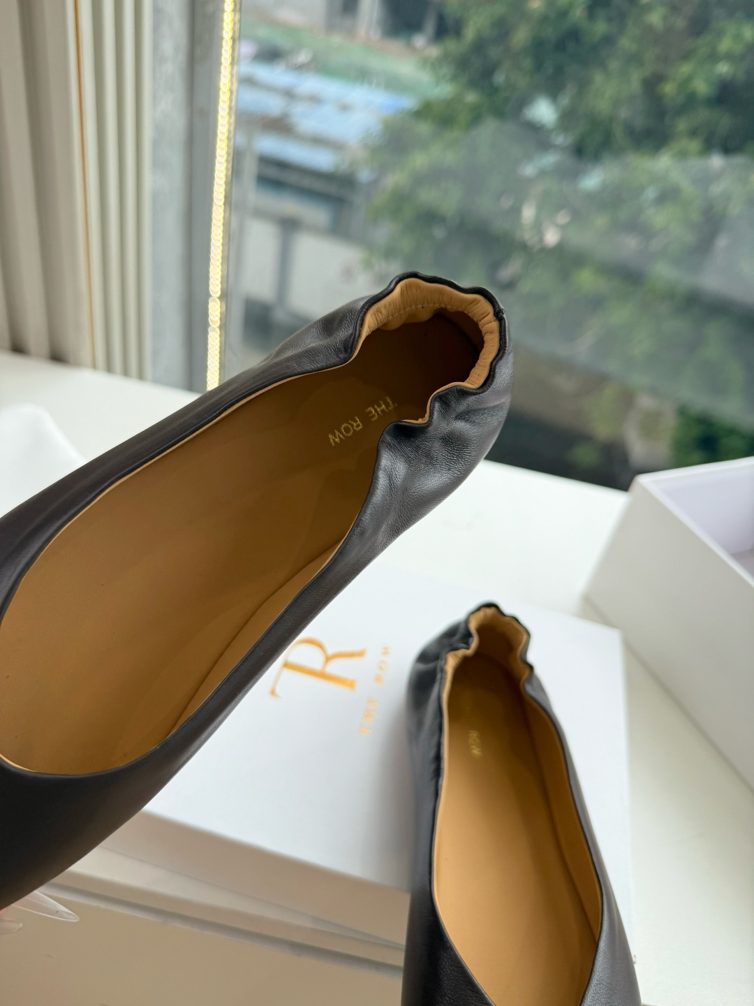 G679代购级别the roe单鞋一定要收了它 有一丢高级又简约的感觉其实除了好看以外它的舒适度真的是好穿到舍不得脱下来