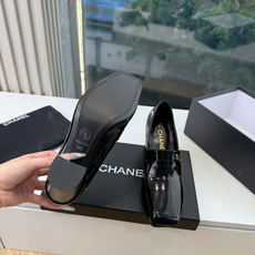 G988带飞机盒Chane*26ss夏季新款玛丽珍单鞋 温柔名媛的氛围感缓缓蔓延,圆润鞋头搭配精巧的小蝴蝶结,撞色双C贴 G988带飞机盒Chane*26ss夏季新款玛丽珍单鞋 温柔名媛的氛围感缓缓蔓延,圆润鞋头搭配精巧的小蝴蝶结,撞色双C贴