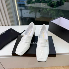 G988带飞机盒Chane*26ss夏季新款玛丽珍单鞋 温柔名媛的氛围感缓缓蔓延,圆润鞋头搭配精巧的小蝴蝶结,撞色双C贴 G988带飞机盒Chane*26ss夏季新款玛丽珍单鞋 温柔名媛的氛围感缓缓蔓延,圆润鞋头搭配精巧的小蝴蝶结,撞色双C贴