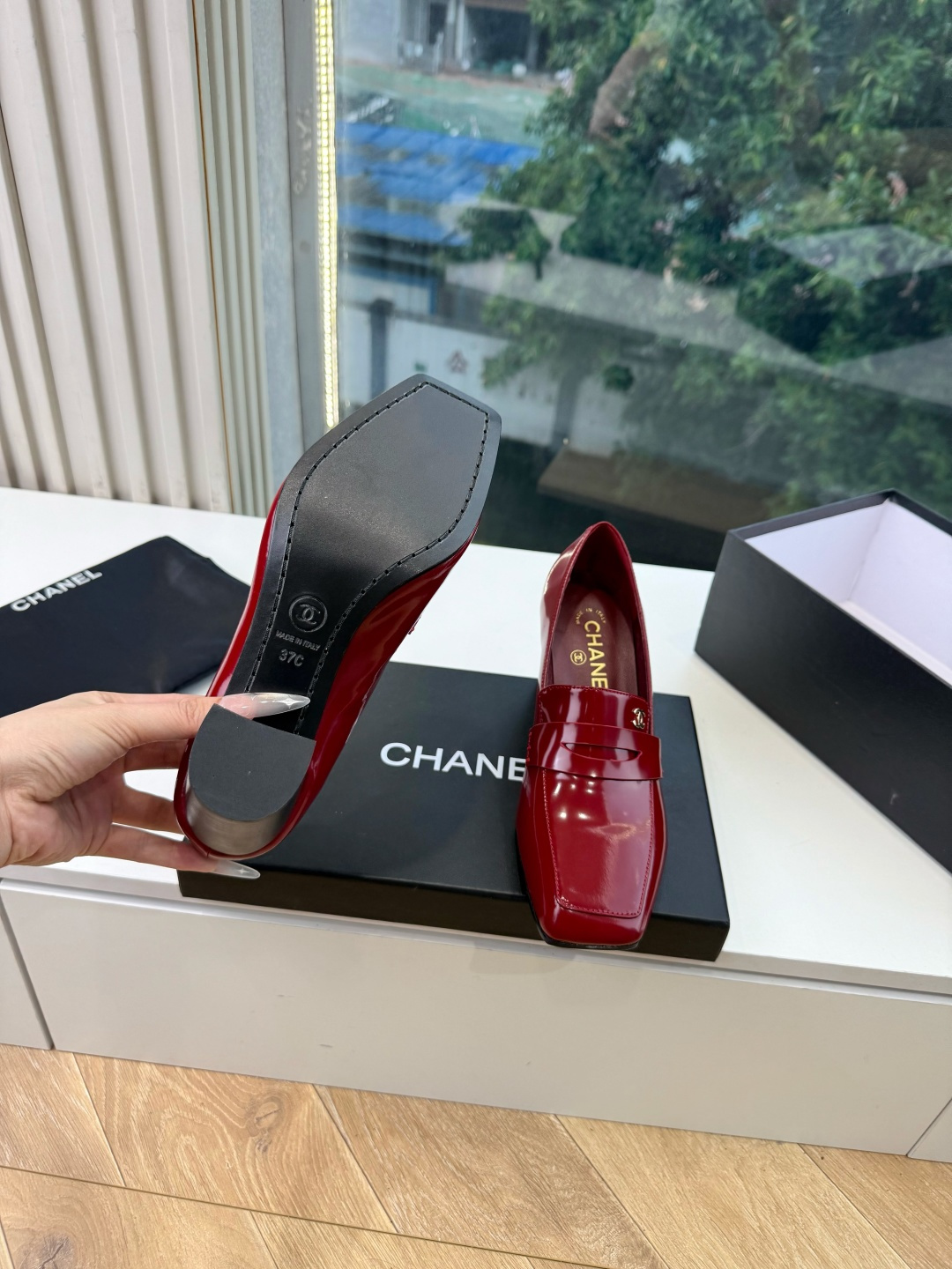 G988带飞机盒Chane*26ss夏季新款玛丽珍单鞋 温柔名媛的氛围感缓缓蔓延，圆润鞋头搭配精巧的小蝴蝶结，撞色双C贴
