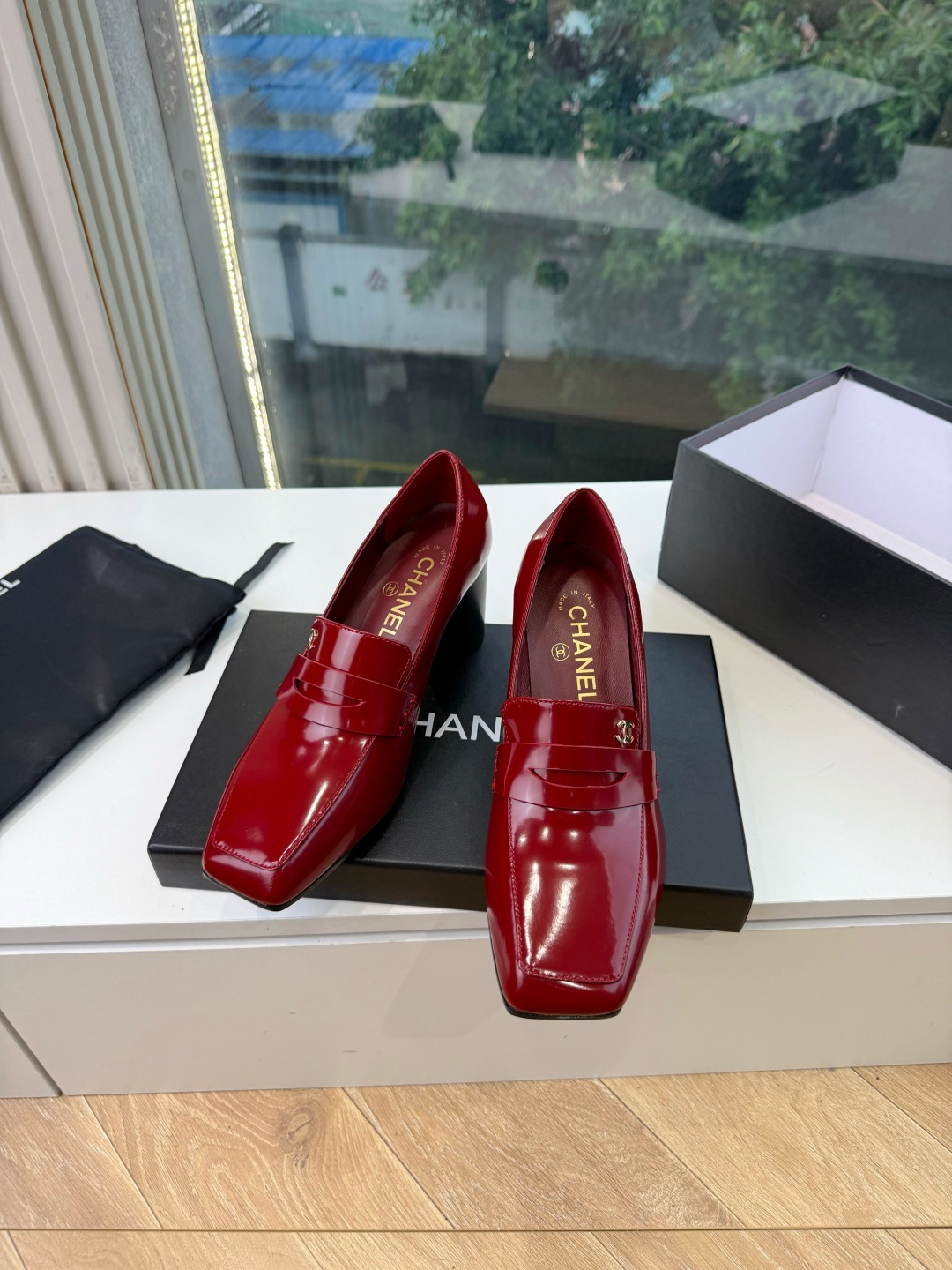 G988带飞机盒Chane*26ss夏季新款玛丽珍单鞋 温柔名媛的氛围感缓缓蔓延，圆润鞋头搭配精巧的小蝴蝶结，撞色双C贴