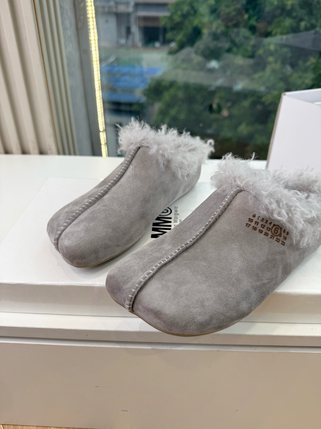 G077代购级别5Maison Margie马吉拉平底复古玛丽珍复古包头穆勒鞋棒了的版本 非常不好做!马吉拉分趾鞋又被推 G077代购级别5Maison Margie马吉拉平底复古玛丽珍复古包头穆勒鞋棒了的版本 非常不好做!马吉拉分趾鞋又被推