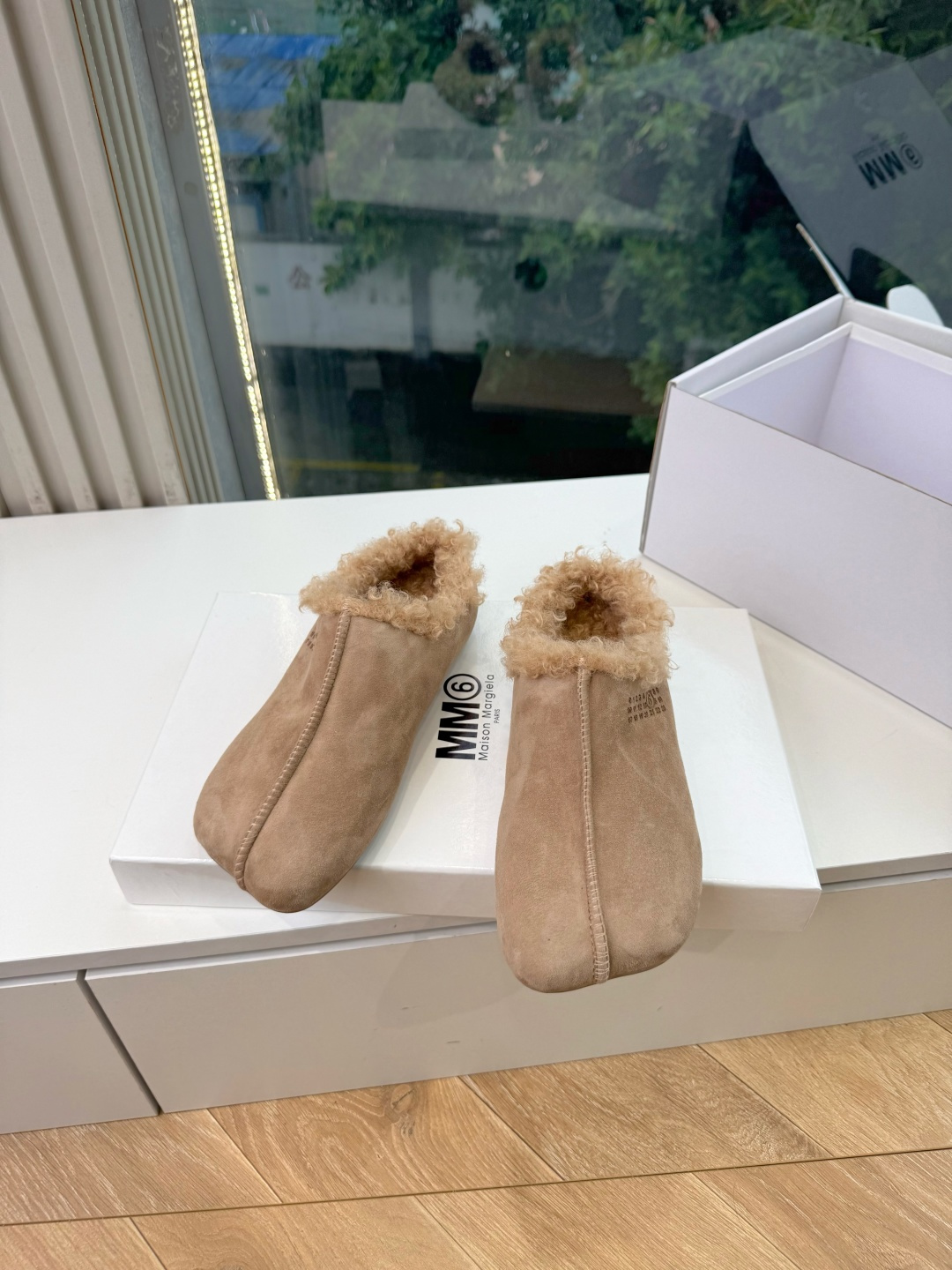 G077代购级别5Maison Margie马吉拉平底复古玛丽珍复古包头穆勒鞋棒了的版本 非常不好做!马吉拉分趾鞋又被推 G077代购级别5Maison Margie马吉拉平底复古玛丽珍复古包头穆勒鞋棒了的版本 非常不好做!马吉拉分趾鞋又被推