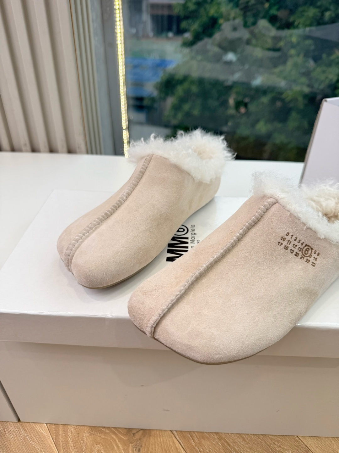 G077代购级别5Maison Margie马吉拉平底复古玛丽珍复古包头穆勒鞋棒了的版本 非常不好做!马吉拉分趾鞋又被推 G077代购级别5Maison Margie马吉拉平底复古玛丽珍复古包头穆勒鞋棒了的版本 非常不好做!马吉拉分趾鞋又被推
