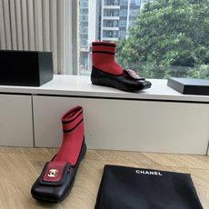 G012 CHANEL 香奈儿 2026 早秋新款 圆头 蝴蝶结 袜套芭蕾舞鞋这双把优雅刻在骨子里的Chanel袜靴!经 G012 CHANEL 香奈儿 2026 早秋新款 圆头 蝴蝶结 袜套芭蕾舞鞋这双把优雅刻在骨子里的Chanel袜靴!经
