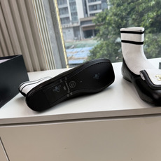 G012 CHANEL 香奈儿 2026 早秋新款 圆头 蝴蝶结 袜套芭蕾舞鞋这双把优雅刻在骨子里的Chanel袜靴!经 G012 CHANEL 香奈儿 2026 早秋新款 圆头 蝴蝶结 袜套芭蕾舞鞋这双把优雅刻在骨子里的Chanel袜靴!经