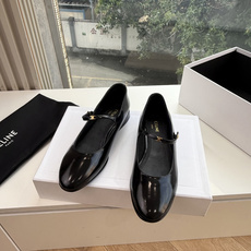 G339顶级品质 2026春夏新款玛丽半拖 Celine新款包头穆勒单鞋优雅又低调迷人 上脚真的超级显瘦超级美 C家特 G339顶级品质 2026春夏新款玛丽半拖 Celine新款包头穆勒单鞋优雅又低调迷人 上脚真的超级显瘦超级美 C家特