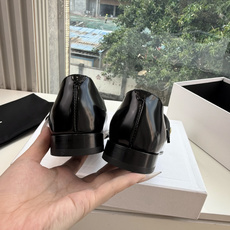 G339顶级品质 2026春夏新款玛丽半拖 Celine新款包头穆勒单鞋优雅又低调迷人 上脚真的超级显瘦超级美 C家特 G339顶级品质 2026春夏新款玛丽半拖 Celine新款包头穆勒单鞋优雅又低调迷人 上脚真的超级显瘦超级美 C家特