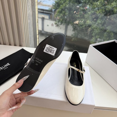 G339顶级品质 2026春夏新款玛丽半拖 Celine新款包头穆勒单鞋优雅又低调迷人 上脚真的超级显瘦超级美 C家特 G339顶级品质 2026春夏新款玛丽半拖 Celine新款包头穆勒单鞋优雅又低调迷人 上脚真的超级显瘦超级美 C家特