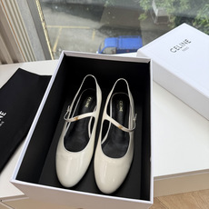 G339顶级品质 2026春夏新款玛丽半拖 Celine新款包头穆勒单鞋优雅又低调迷人 上脚真的超级显瘦超级美 C家特 G339顶级品质 2026春夏新款玛丽半拖 Celine新款包头穆勒单鞋优雅又低调迷人 上脚真的超级显瘦超级美 C家特