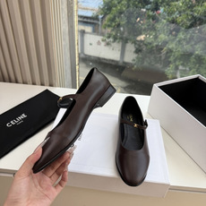 G339顶级品质 2026春夏新款玛丽半拖 Celine新款包头穆勒单鞋优雅又低调迷人 上脚真的超级显瘦超级美 C家特 G339顶级品质 2026春夏新款玛丽半拖 Celine新款包头穆勒单鞋优雅又低调迷人 上脚真的超级显瘦超级美 C家特