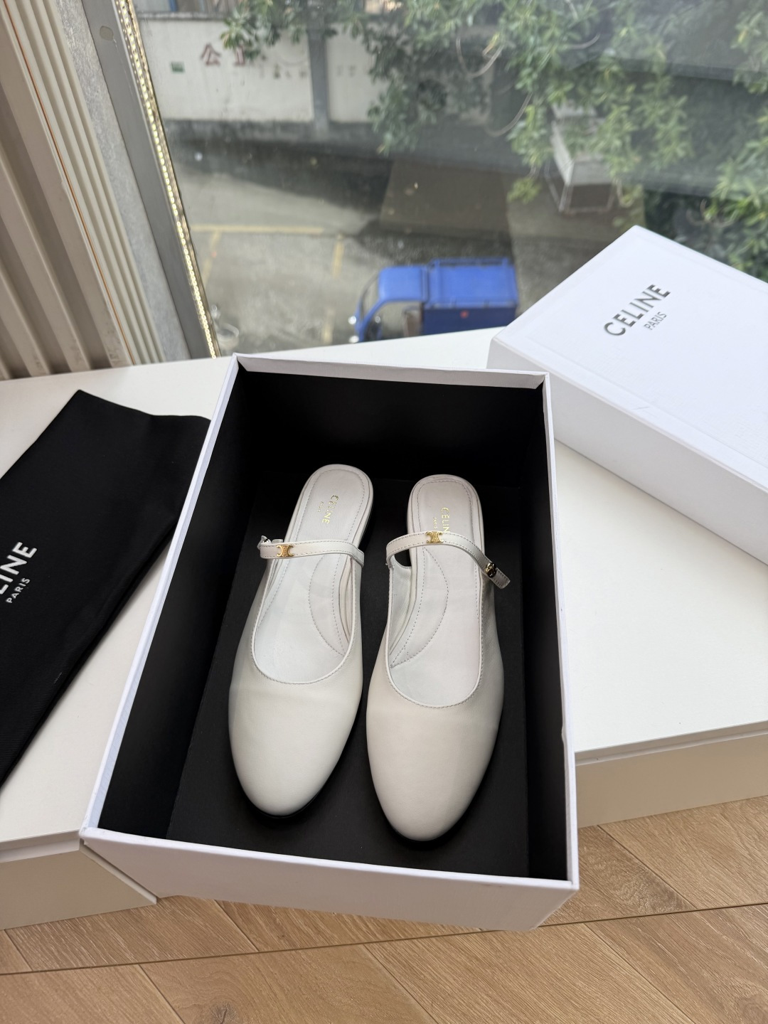 G339顶级品质 2026春夏新款玛丽半拖 Celine新款包头穆勒单鞋优雅又低调迷人 上脚真的超级显瘦超级美 C家特 G339顶级品质 2026春夏新款玛丽半拖 Celine新款包头穆勒单鞋优雅又低调迷人 上脚真的超级显瘦超级美 C家特