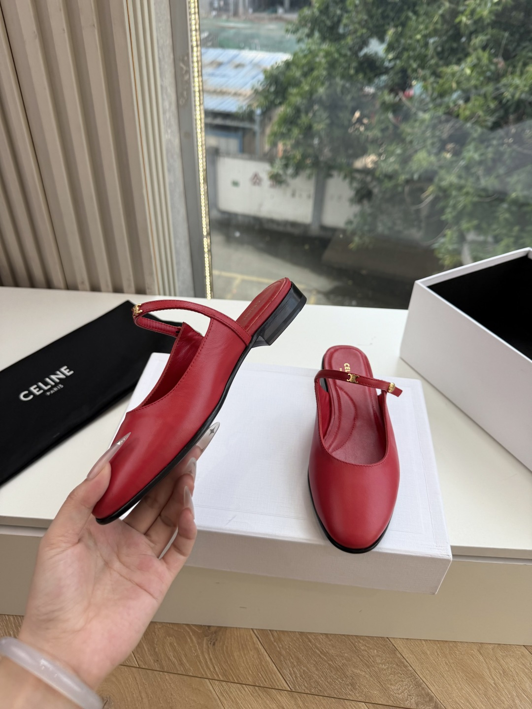 G339顶级品质 2026春夏新款玛丽半拖 Celine新款包头穆勒单鞋优雅又低调迷人 上脚真的超级显瘦超级美 C家特 G339顶级品质 2026春夏新款玛丽半拖 Celine新款包头穆勒单鞋优雅又低调迷人 上脚真的超级显瘦超级美 C家特