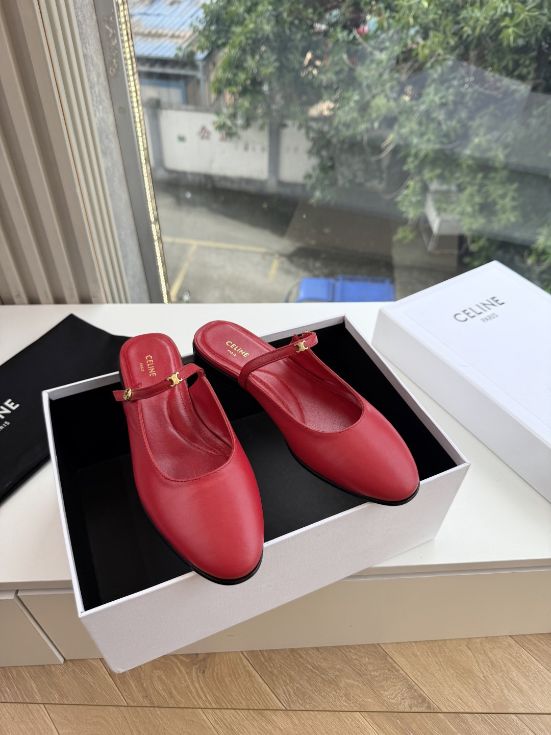 G339顶级品质 2026春夏新款玛丽半拖 Celine新款包头穆勒单鞋优雅又低调迷人 上脚真的超级显瘦超级美 C家特 G339顶级品质 2026春夏新款玛丽半拖 Celine新款包头穆勒单鞋优雅又低调迷人 上脚真的超级显瘦超级美 C家特