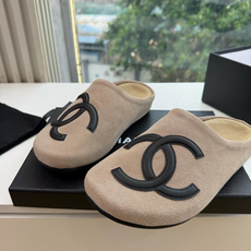 G012😀CHANEL* 香奈儿小香2026专柜同步新包头穆勒拖鞋 极简设计 超好搭配的日常款、无论高度 质感都无可挑剔 G012😀CHANEL* 香奈儿小香2026专柜同步新包头穆勒拖鞋 极简设计 超好搭配的日常款、无论高度 质感都无可挑剔