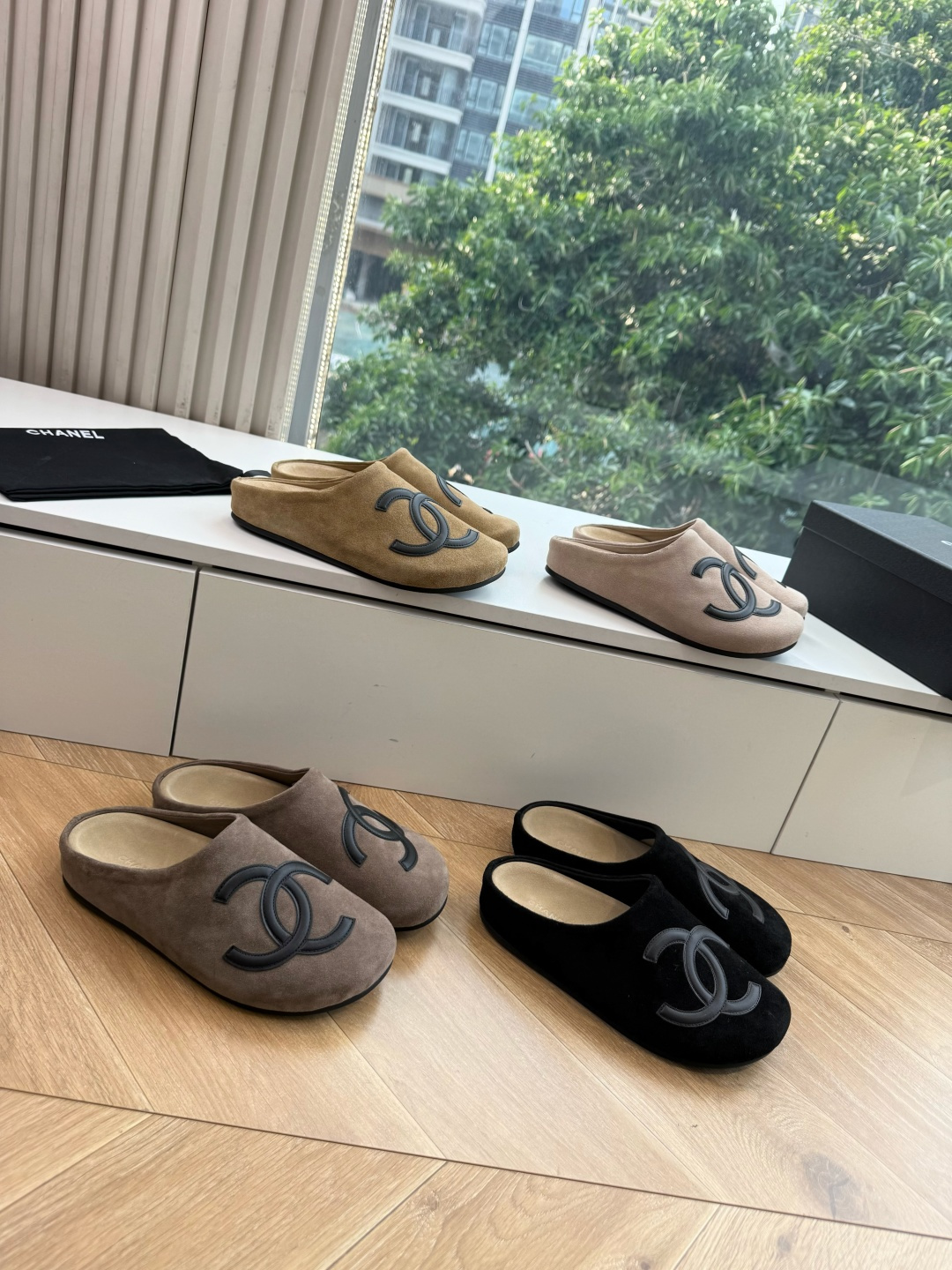 G012😀CHANEL* 香奈儿小香2026专柜同步新包头穆勒拖鞋 极简设计 超好搭配的日常款、无论高度 质感都无可挑剔 G012😀CHANEL* 香奈儿小香2026专柜同步新包头穆勒拖鞋 极简设计 超好搭配的日常款、无论高度 质感都无可挑剔