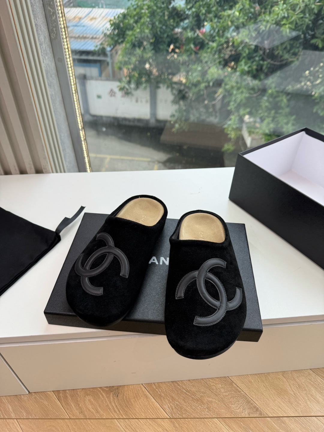 G012😀CHANEL* 香奈儿小香2026专柜同步新包头穆勒拖鞋 极简设计 超好搭配的日常款、无论高度 质感都无可挑剔