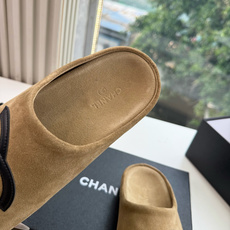 G012😀CHANEL* 香奈儿小香2026专柜同步新包头穆勒拖鞋 极简设计 超好搭配的日常款、无论高度 质感都无可挑剔 G012😀CHANEL* 香奈儿小香2026专柜同步新包头穆勒拖鞋 极简设计 超好搭配的日常款、无论高度 质感都无可挑剔