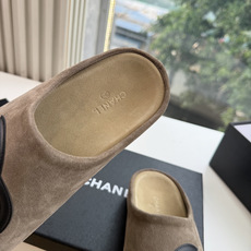 G012😀CHANEL* 香奈儿小香2026专柜同步新包头穆勒拖鞋 极简设计 超好搭配的日常款、无论高度 质感都无可挑剔 G012😀CHANEL* 香奈儿小香2026专柜同步新包头穆勒拖鞋 极简设计 超好搭配的日常款、无论高度 质感都无可挑剔