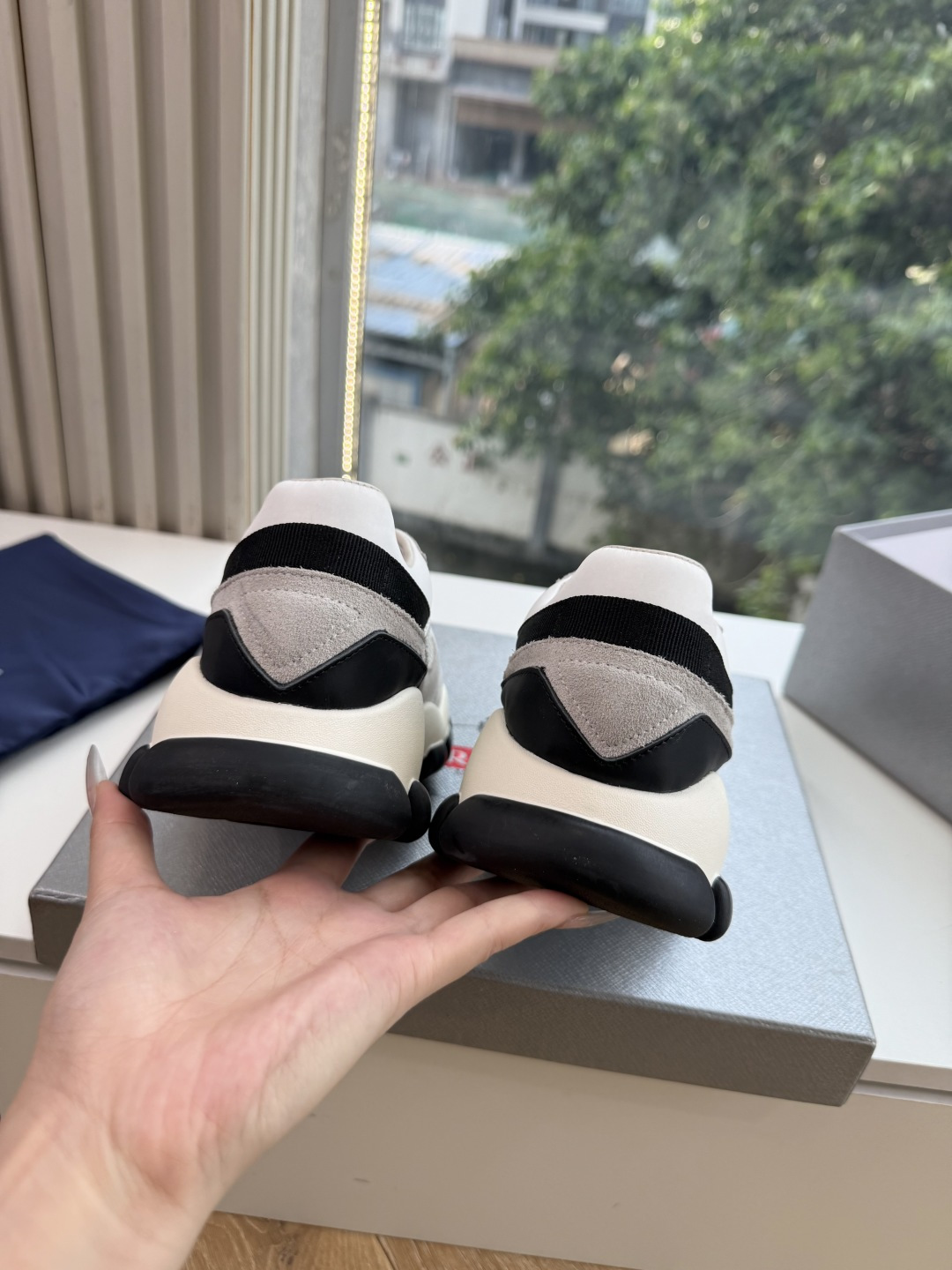 出厂价G2231Prada普拉达P家26ssfw～new新款系带休闲 德训鞋 低调奢华懒人鞋，富人的不二选择！ 软胶底素
