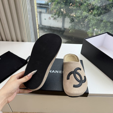 G012😀CHANEL* 香奈儿小香2026专柜同步新包头穆勒拖鞋 极简设计 超好搭配的日常款、无论高度 质感都无可挑剔 G012😀CHANEL* 香奈儿小香2026专柜同步新包头穆勒拖鞋 极简设计 超好搭配的日常款、无论高度 质感都无可挑剔