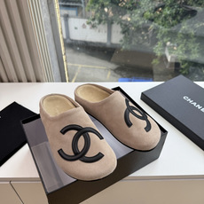 G012😀CHANEL* 香奈儿小香2026专柜同步新包头穆勒拖鞋 极简设计 超好搭配的日常款、无论高度 质感都无可挑剔 G012😀CHANEL* 香奈儿小香2026专柜同步新包头穆勒拖鞋 极简设计 超好搭配的日常款、无论高度 质感都无可挑剔