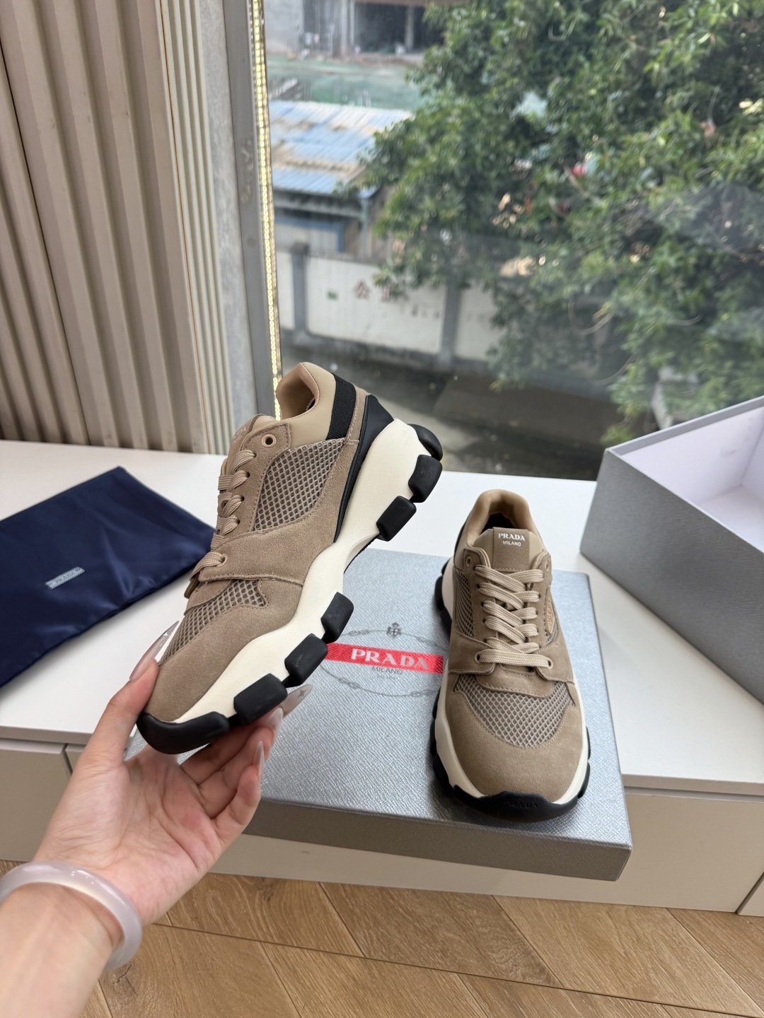 出厂价G2231Prada普拉达P家26ssfw~new新款系带休闲 德训鞋 低调奢华懒人鞋,富人的不二选择! 软胶底素 出厂价G2231Prada普拉达P家26ssfw~new新款系带休闲 德训鞋 低调奢华懒人鞋,富人的不二选择! 软胶底素