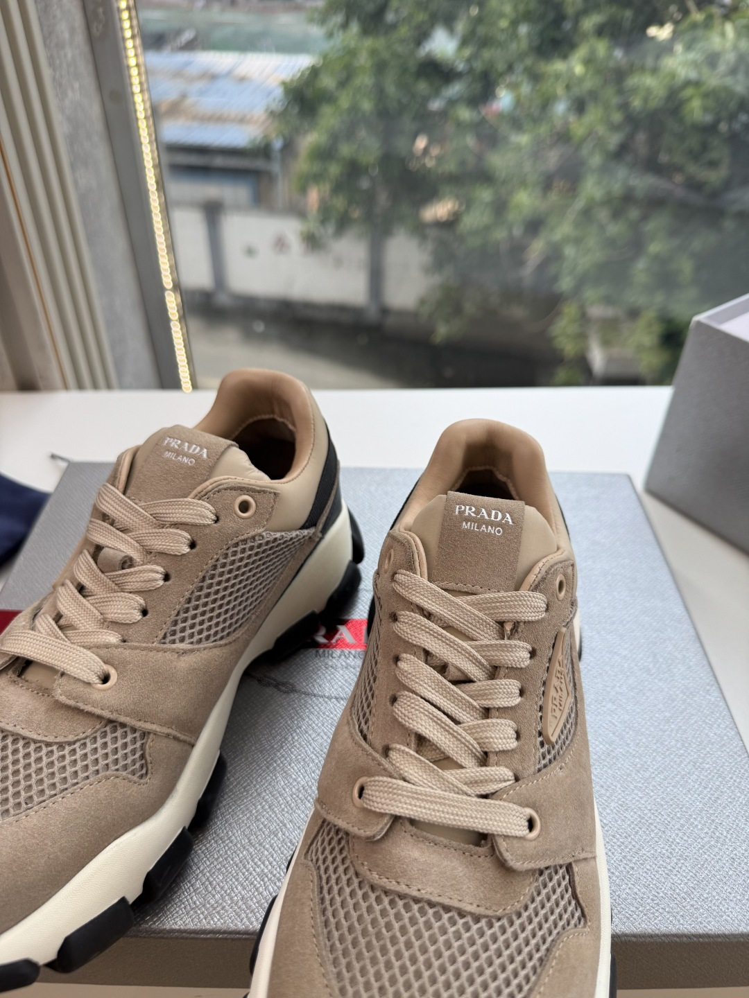 出厂价G2231Prada普拉达P家26ssfw~new新款系带休闲 德训鞋 低调奢华懒人鞋,富人的不二选择! 软胶底素 出厂价G2231Prada普拉达P家26ssfw~new新款系带休闲 德训鞋 低调奢华懒人鞋,富人的不二选择! 软胶底素