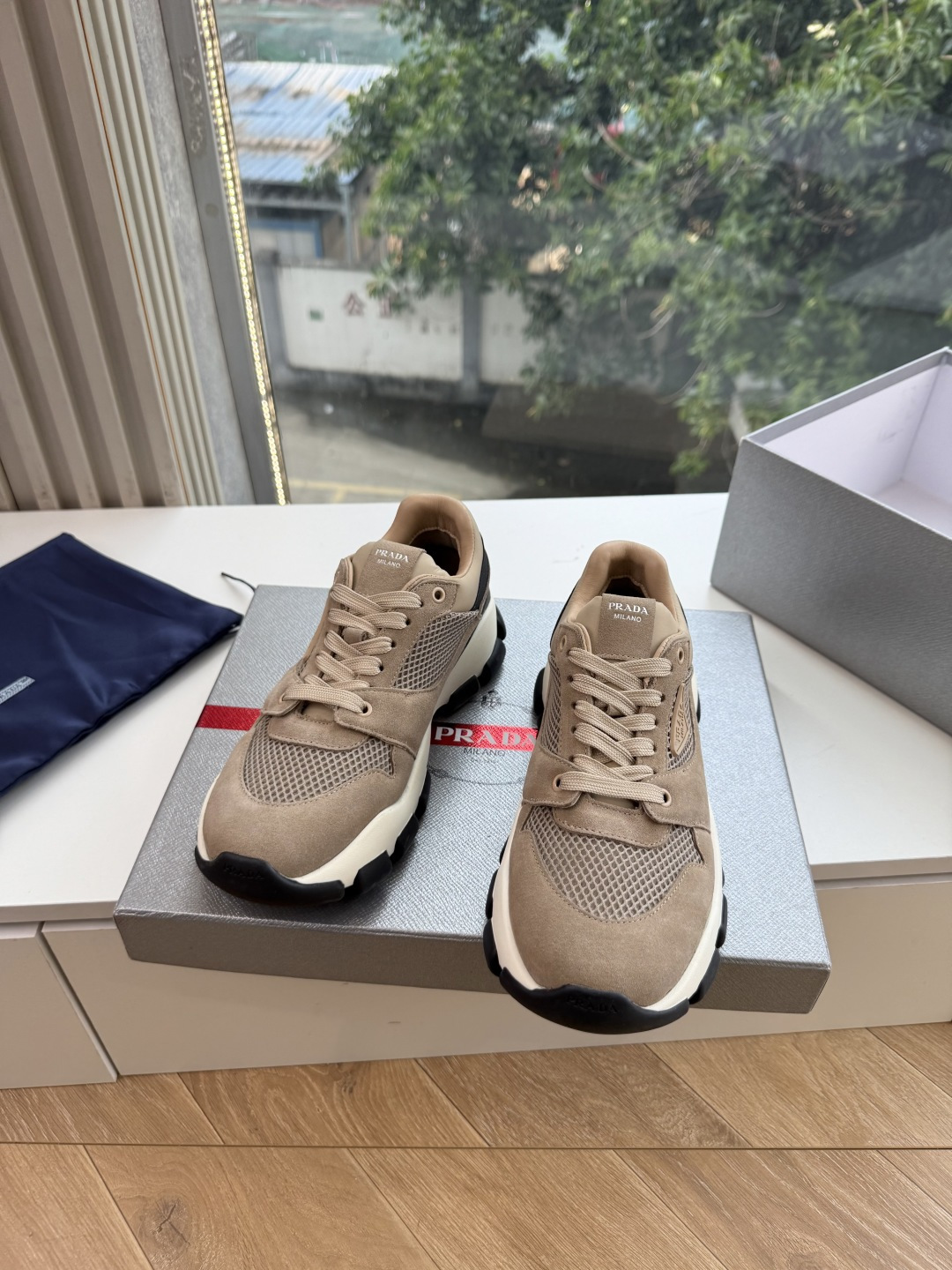 出厂价G2231Prada普拉达P家26ssfw~new新款系带休闲 德训鞋 低调奢华懒人鞋,富人的不二选择! 软胶底素 出厂价G2231Prada普拉达P家26ssfw~new新款系带休闲 德训鞋 低调奢华懒人鞋,富人的不二选择! 软胶底素