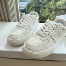 代购级别所即所得G0133C'est Dior 迪奥 新色休闲运动鞋‘以牛皮革刺绣五角星设计轻盈透气。侧边的CD字母非常 代购级别所即所得G0133C'est Dior 迪奥 新色休闲运动鞋‘以牛皮革刺绣五角星设计轻盈透气。侧边的CD字母非常
