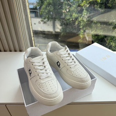 代购级别所即所得G0133C'est Dior 迪奥 新色休闲运动鞋‘以牛皮革刺绣五角星设计轻盈透气。侧边的CD字母非常 代购级别所即所得G0133C'est Dior 迪奥 新色休闲运动鞋‘以牛皮革刺绣五角星设计轻盈透气。侧边的CD字母非常