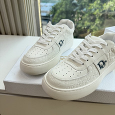 代购级别所即所得G0133C'est Dior 迪奥 新色休闲运动鞋‘以牛皮革刺绣五角星设计轻盈透气。侧边的CD字母非常 代购级别所即所得G0133C'est Dior 迪奥 新色休闲运动鞋‘以牛皮革刺绣五角星设计轻盈透气。侧边的CD字母非常