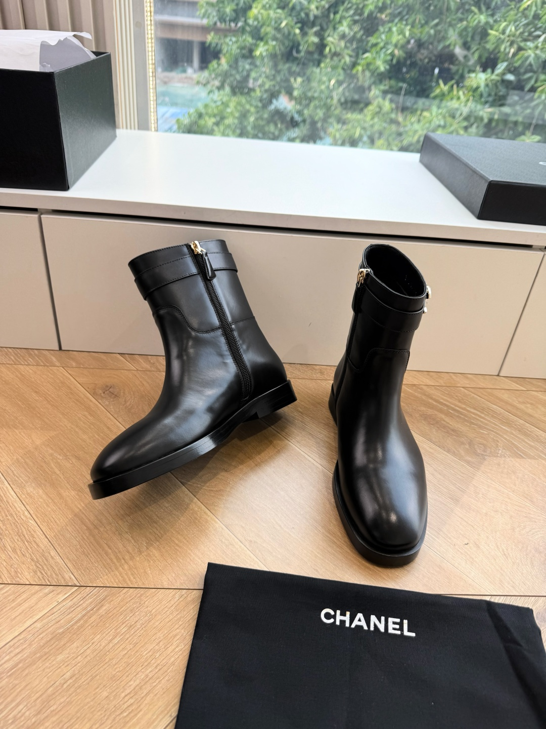 G06顶级品质黑色咖色大底不一样我们真皮对版底CHANEL香奈儿*小香切尔西短靴秋冬新款骑士靴库靴这款骑士靴真的是帅气时 G06顶级品质黑色咖色大底不一样我们真皮对版底CHANEL香奈儿*小香切尔西短靴秋冬新款骑士靴库靴这款骑士靴真的是帅气时