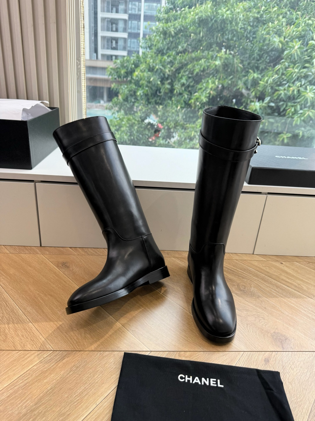 G06顶级品质黑色咖色大底不一样我们真皮底CHANEL香奈儿*小香秋冬新款骑士靴库靴这款骑士靴真的是帅气时尚的代表马丁靴 G06顶级品质黑色咖色大底不一样我们真皮底CHANEL香奈儿*小香秋冬新款骑士靴库靴这款骑士靴真的是帅气时尚的代表马丁靴