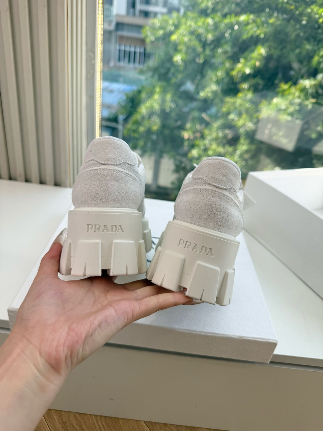 出厂价G036Prada普拉达P家26ssfw～new新款系带休闲 德训鞋 低调奢华懒人鞋，富人的不二选择！ 软胶底素有