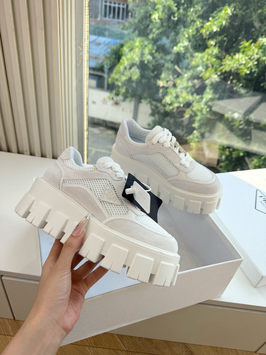 出厂价G036Prada普拉达P家26ssfw～new新款系带休闲 德训鞋 低调奢华懒人鞋，富人的不二选择！ 软胶底素有