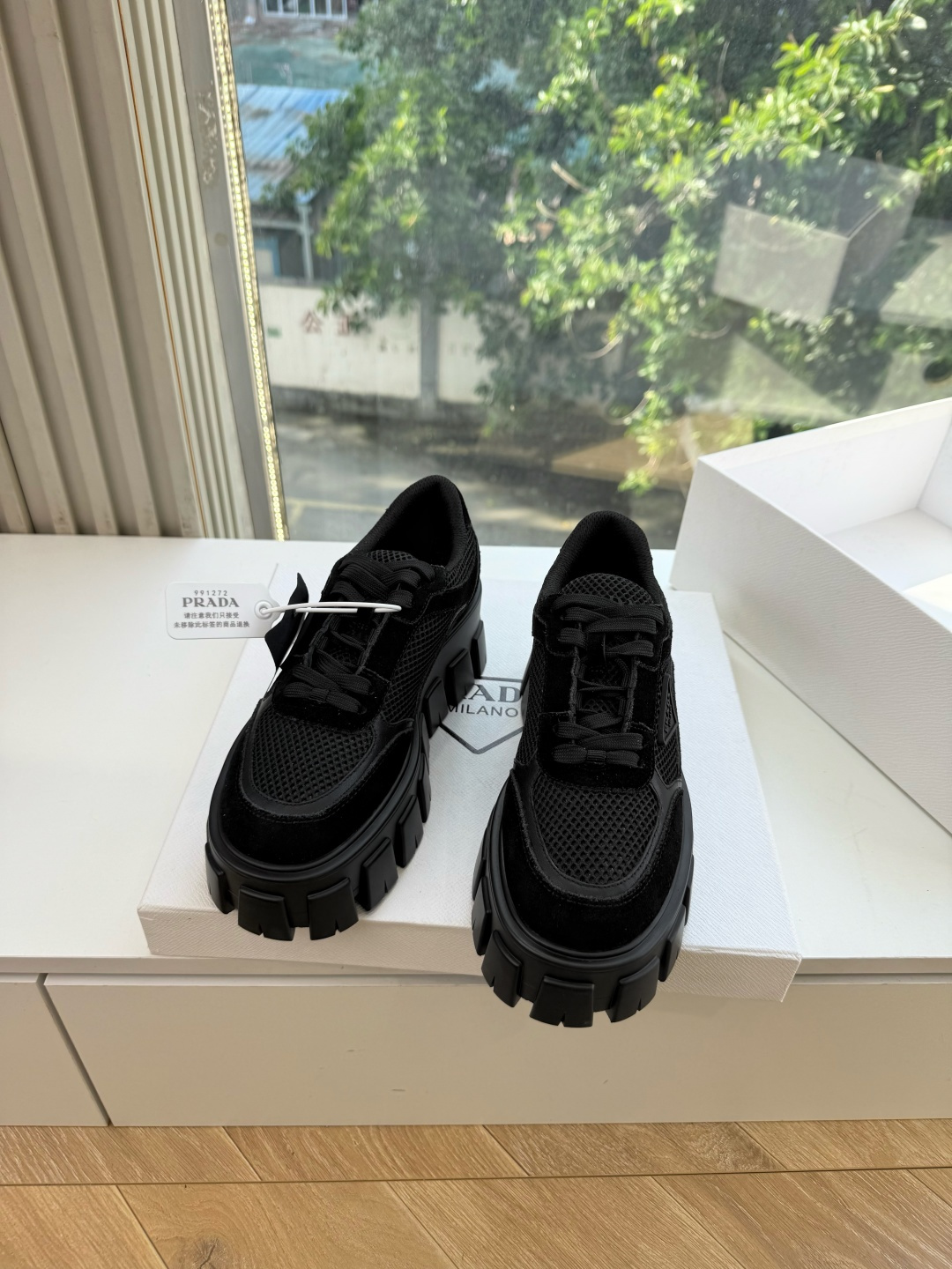 出厂价G036Prada普拉达P家26ssfw~new新款系带休闲 德训鞋 低调奢华懒人鞋,富人的不二选择! 软胶底素有 出厂价G036Prada普拉达P家26ssfw~new新款系带休闲 德训鞋 低调奢华懒人鞋,富人的不二选择! 软胶底素有