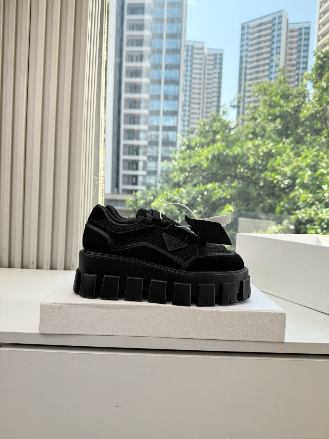 出厂价G036Prada普拉达P家26ssfw～new新款系带休闲 德训鞋 低调奢华懒人鞋，富人的不二选择！ 软胶底素有