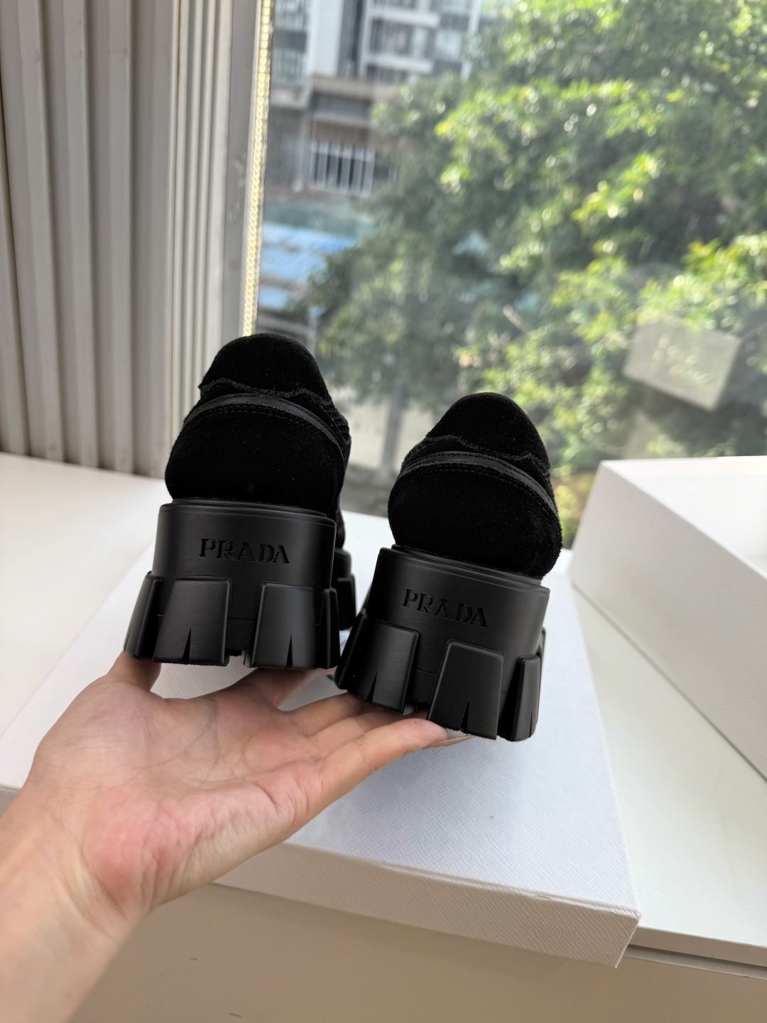 出厂价G036Prada普拉达P家26ssfw～new新款系带休闲 德训鞋 低调奢华懒人鞋，富人的不二选择！ 软胶底素有