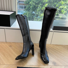 G238😀CHANEL香奈儿*小香秋冬新款骑士靴库靴这款骑士靴真的是帅气时尚的代表马丁靴骑士靴靴筒Chanel字母点缀 G238😀CHANEL香奈儿*小香秋冬新款骑士靴库靴这款骑士靴真的是帅气时尚的代表马丁靴骑士靴靴筒Chanel字母点缀