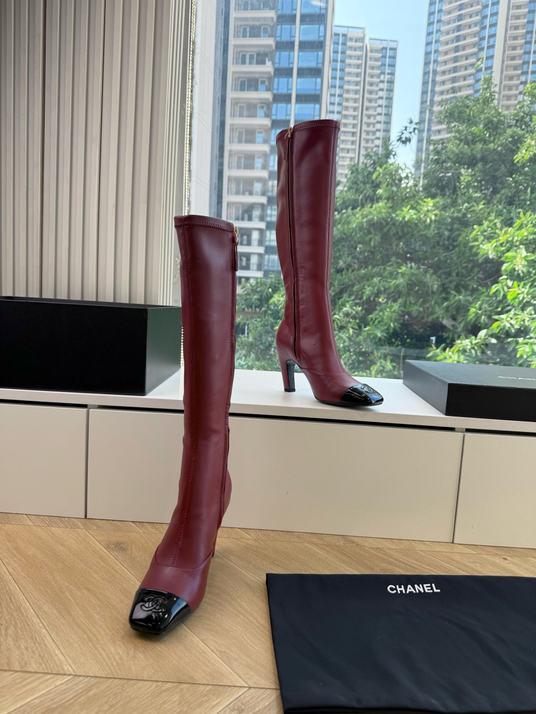 G238😀CHANEL香奈儿*小香秋冬新款骑士靴库靴这款骑士靴真的是帅气时尚的代表马丁靴骑士靴靴筒Chanel字母点缀 G238😀CHANEL香奈儿*小香秋冬新款骑士靴库靴这款骑士靴真的是帅气时尚的代表马丁靴骑士靴靴筒Chanel字母点缀