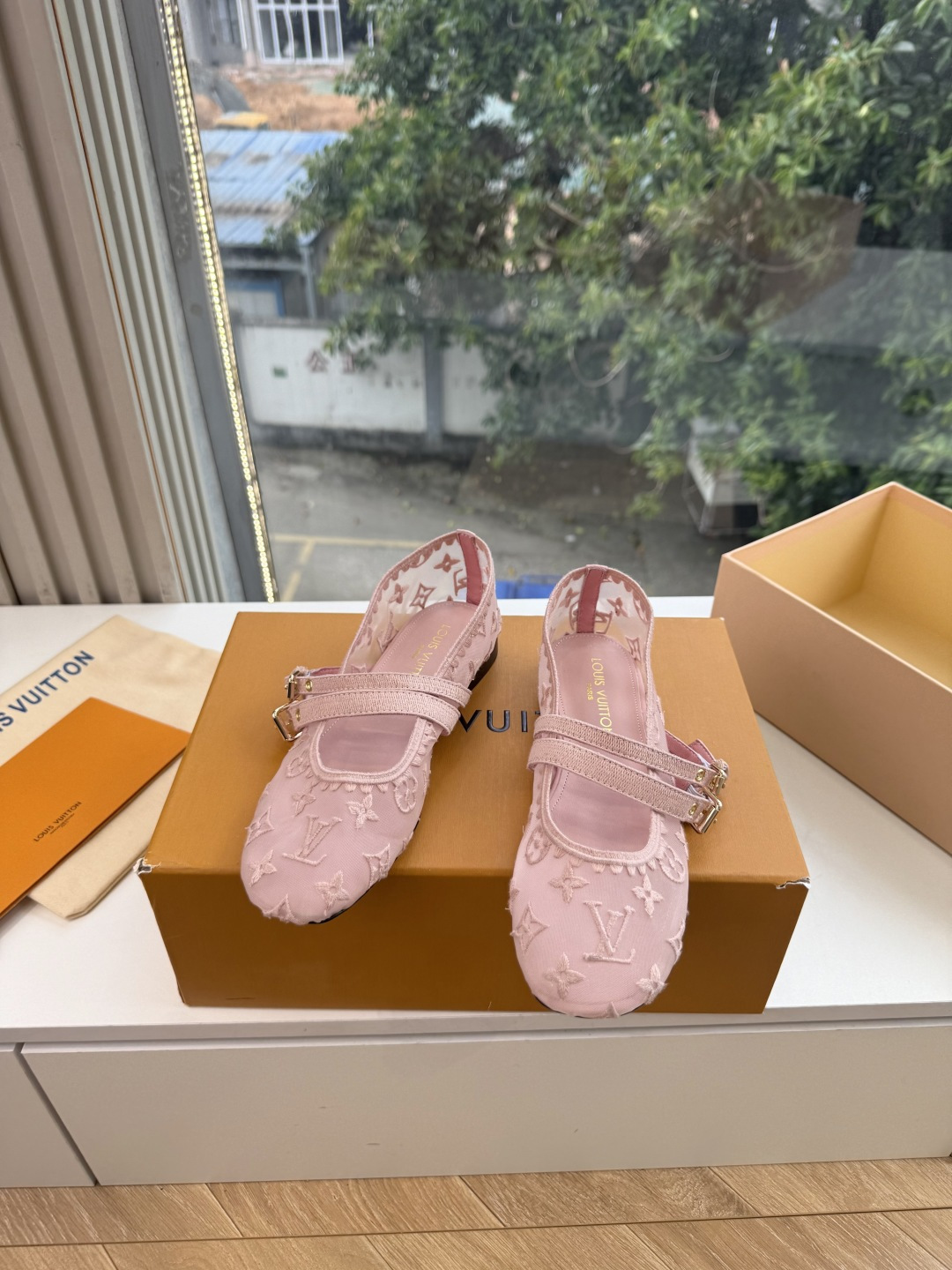 G199所见即所得顶级版本LV | 路易威登 X TM 6AM 村上隆联名款樱桃凉鞋新款 单鞋凉鞋顶级版本‼️原版一致 G199所见即所得顶级版本LV | 路易威登 X TM 6AM 村上隆联名款樱桃凉鞋新款 单鞋凉鞋顶级版本‼️原版一致
