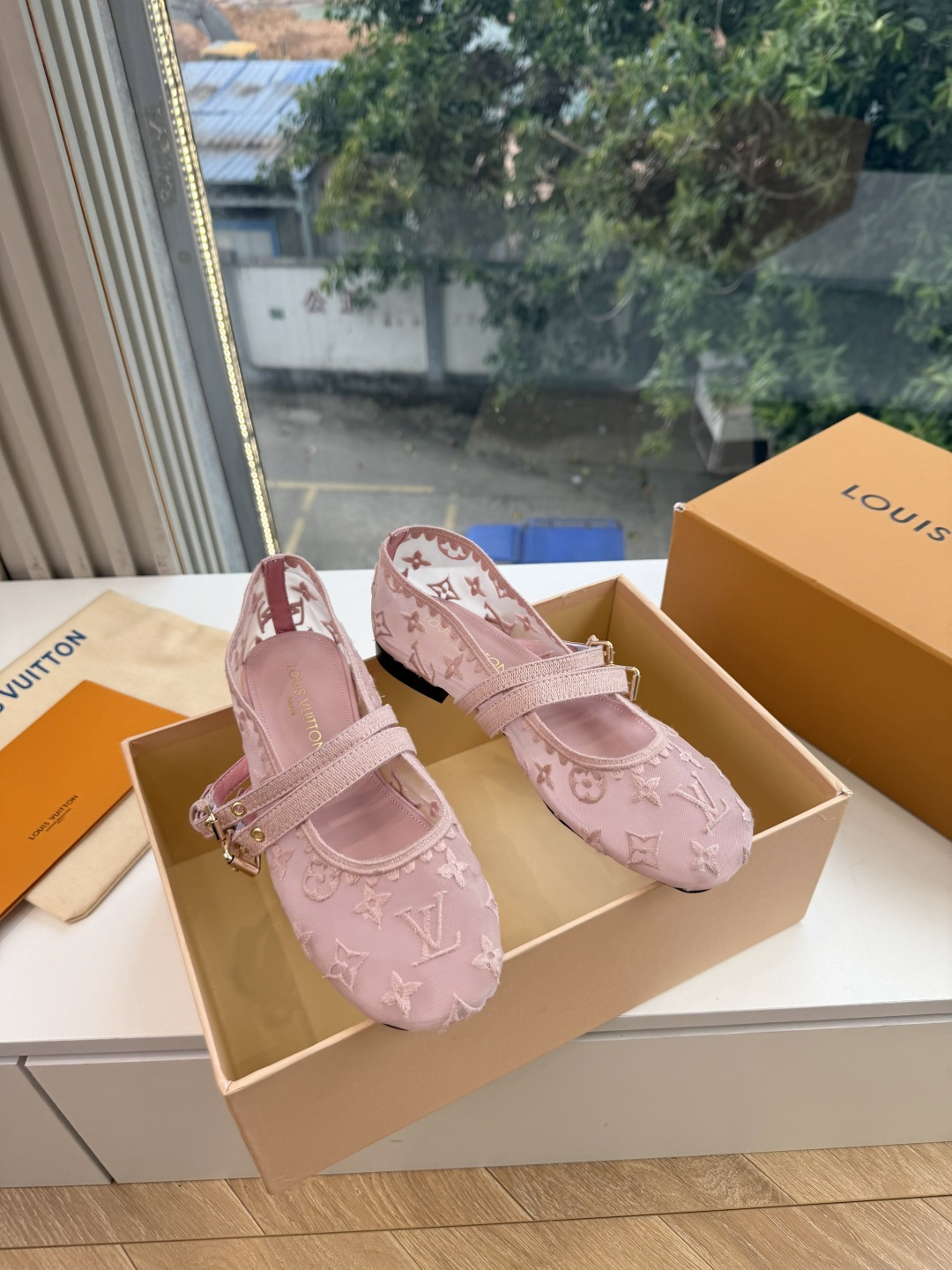 G199所见即所得顶级版本LV | 路易威登 X TM 6AM 村上隆联名款樱桃凉鞋新款 单鞋凉鞋顶级版本‼️原版一致 G199所见即所得顶级版本LV | 路易威登 X TM 6AM 村上隆联名款樱桃凉鞋新款 单鞋凉鞋顶级版本‼️原版一致