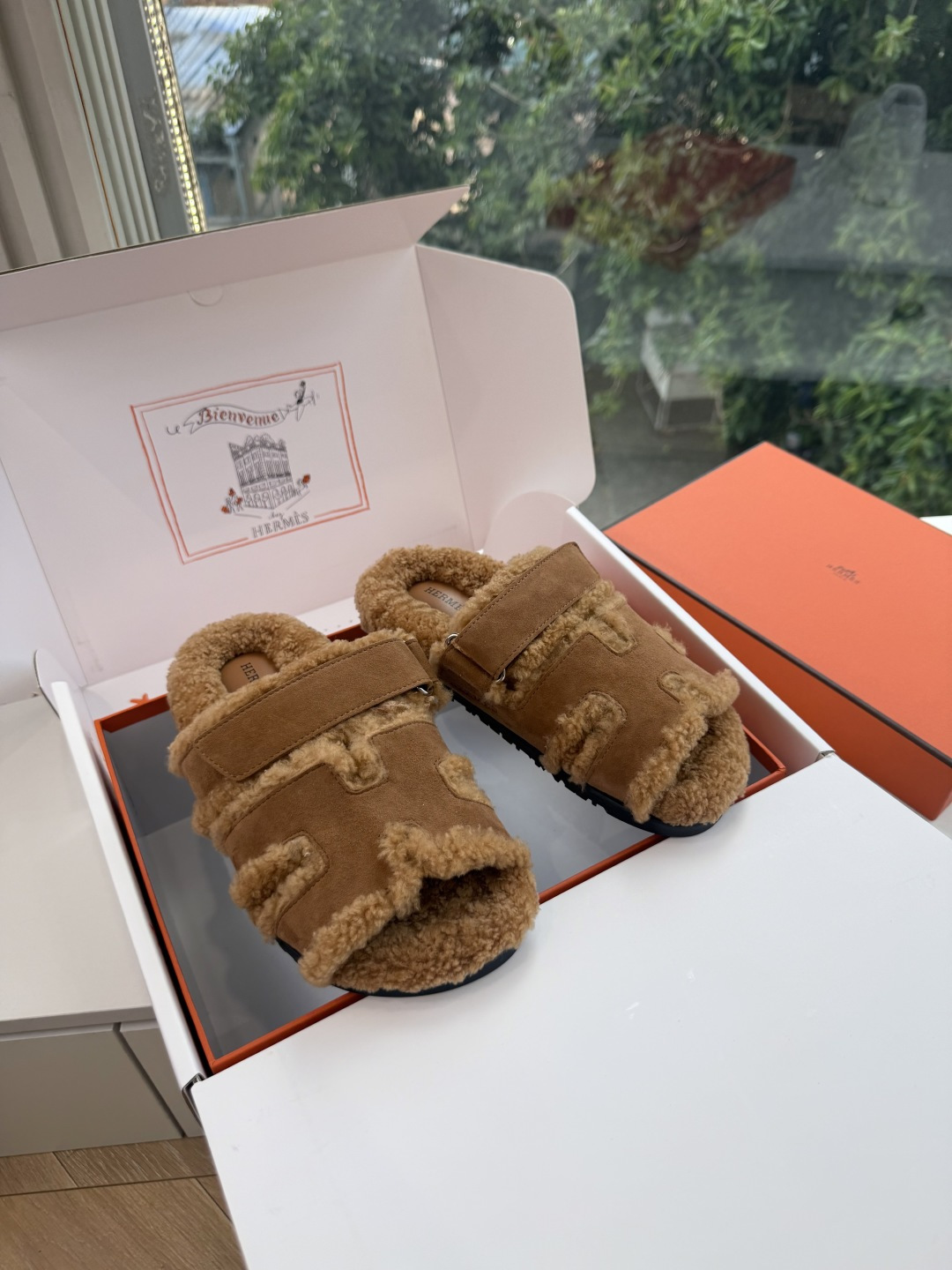 高版男码➕10 G082𝐇𝐄𝐑𝐌𝐄*爱马仕皮毛一体卷糕毛二舅拖 今年面料均选用A+皮毛一体卷糕毛 毛茸茸的 敲可爱的，踩