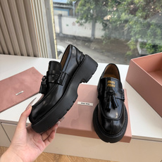 G0286代购级独家上新Miu Miu2026真皮乐福鞋Zp开发 手工羊皮平底拖鞋秒杀市面版本Miu真的太少女奶呼呼的超 G0286代购级独家上新Miu Miu2026真皮乐福鞋Zp开发 手工羊皮平底拖鞋秒杀市面版本Miu真的太少女奶呼呼的超