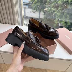 G0286代购级独家上新Miu Miu2026真皮乐福鞋Zp开发 手工羊皮平底拖鞋秒杀市面版本Miu真的太少女奶呼呼的超 G0286代购级独家上新Miu Miu2026真皮乐福鞋Zp开发 手工羊皮平底拖鞋秒杀市面版本Miu真的太少女奶呼呼的超